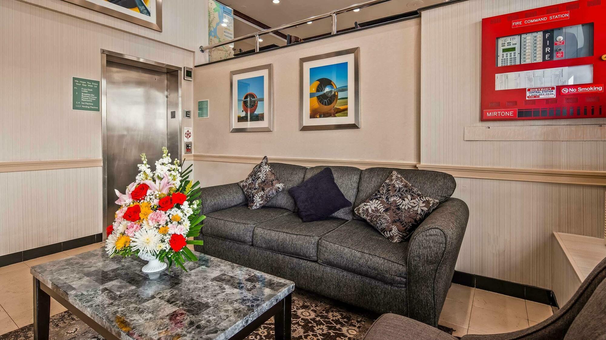 Best Western Jfk Airport New York Exterior photo